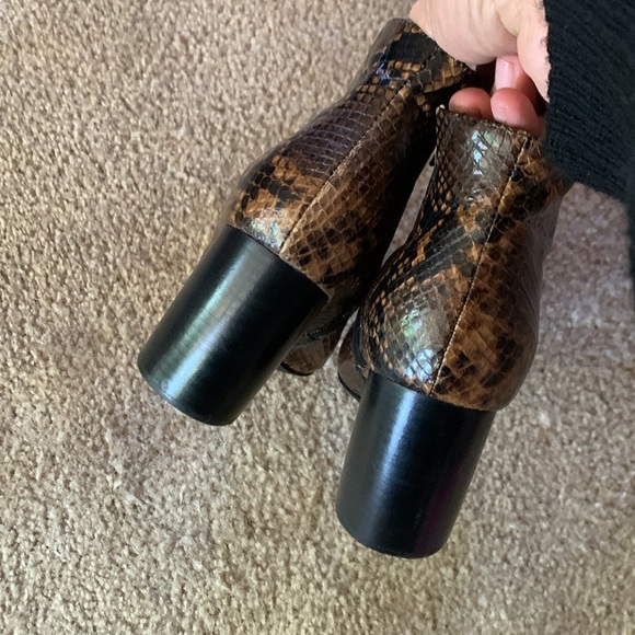 Jeffrey Campbell Ankle Boots Womens Snake Print Leather Pointed Toe Size 7.5 - Picture 5 of 7